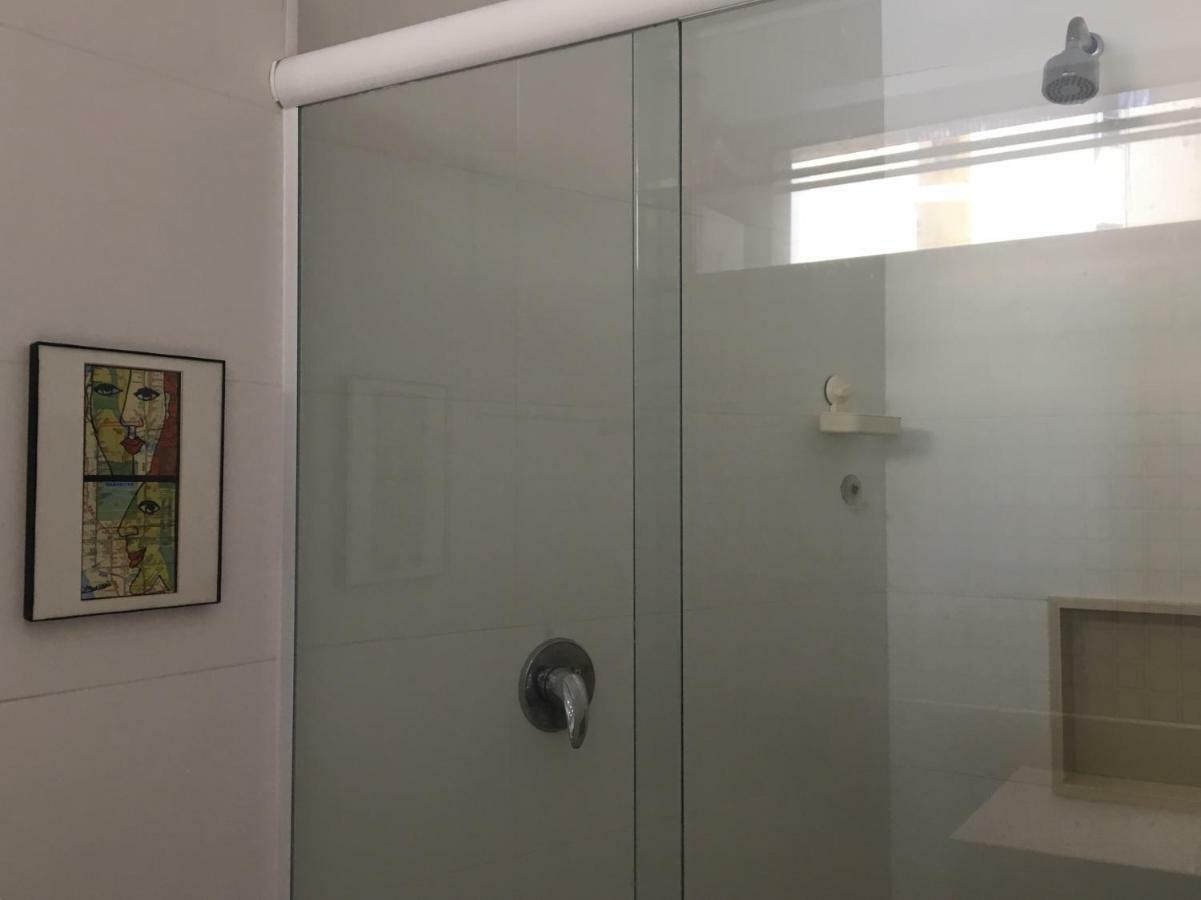 Apartamento Em Copacabana - Rua Bolívar - 2 Quartos - Excelente Localização Río de Janeiro